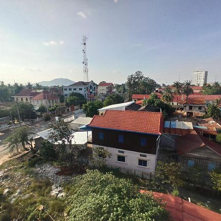Pama Hotel Kampong Chhnang Exterior photo